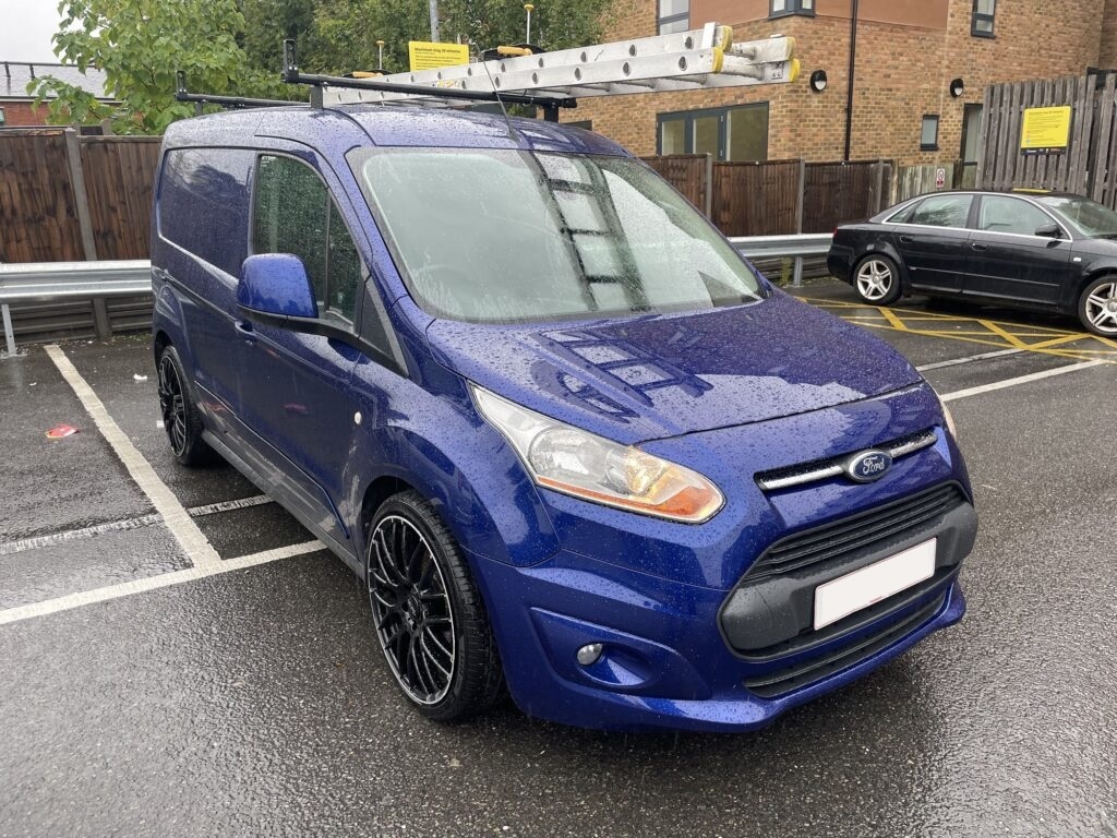 car-img